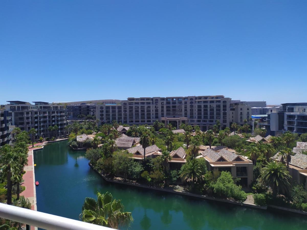 One Bedroom - Fully Equipped Waterfront Based, Va Marina Residential Apartment Cape Town